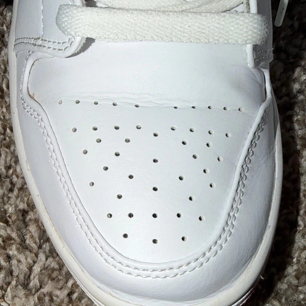 Nike Air Jordan 1 Low Men’s 7.5 Red Black White - Picture 5 of 13